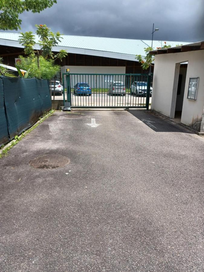 Hibiscus Standing- Appartement Cosy- 2 Chambres Climatisees- Cuisine Equipee- Wifi-Terrasse Cayenne Eksteriør bilde